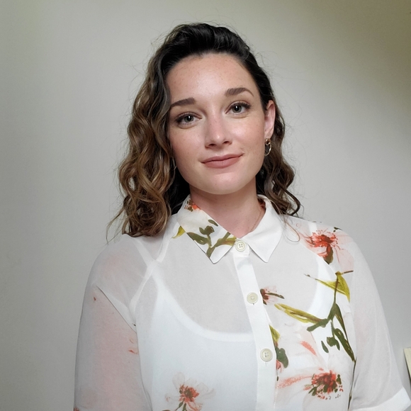 Meet your Posher, Gillian - Picture 1 of 1